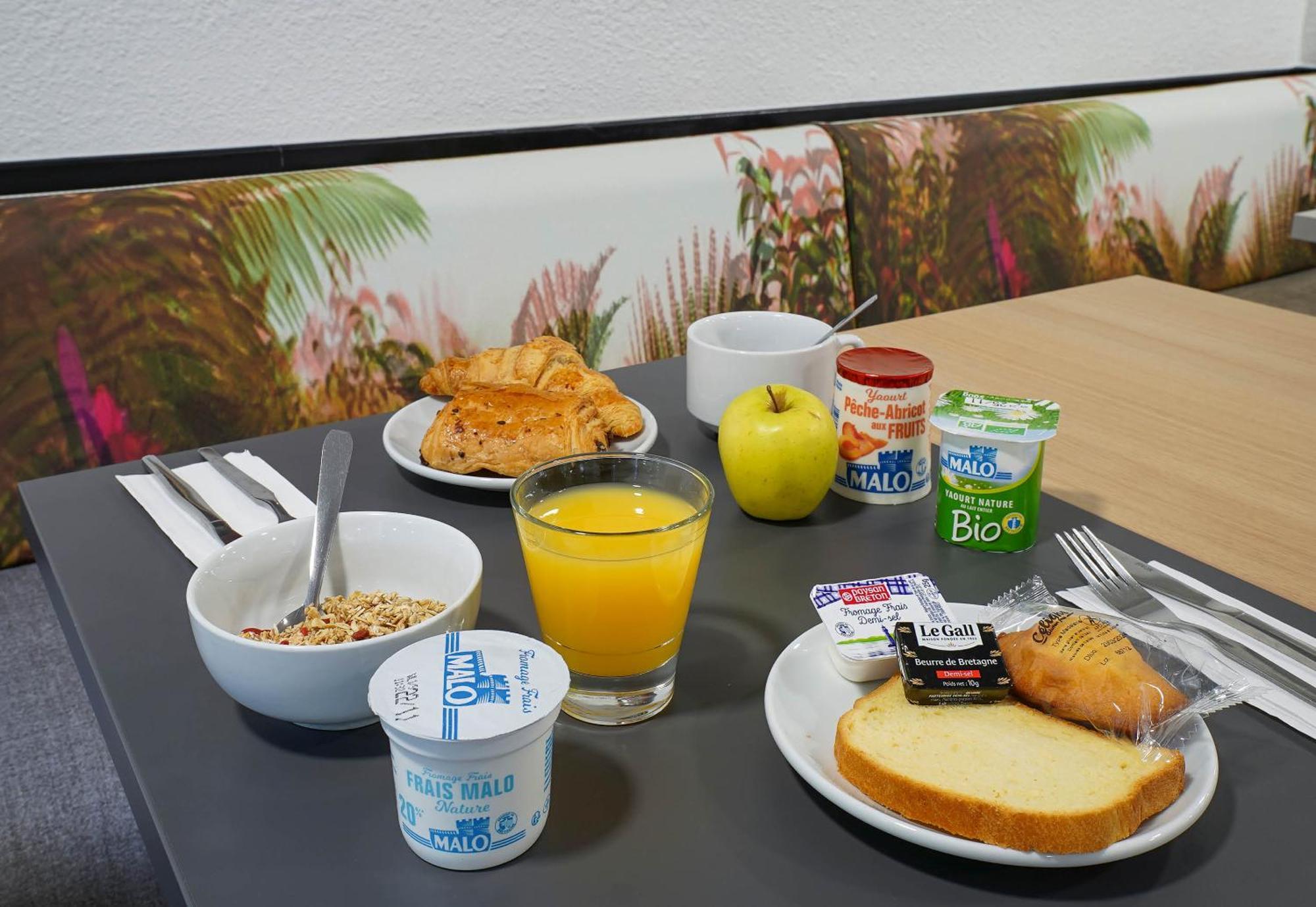 B&B Hotel Marseille Parc Chanot Экстерьер фото